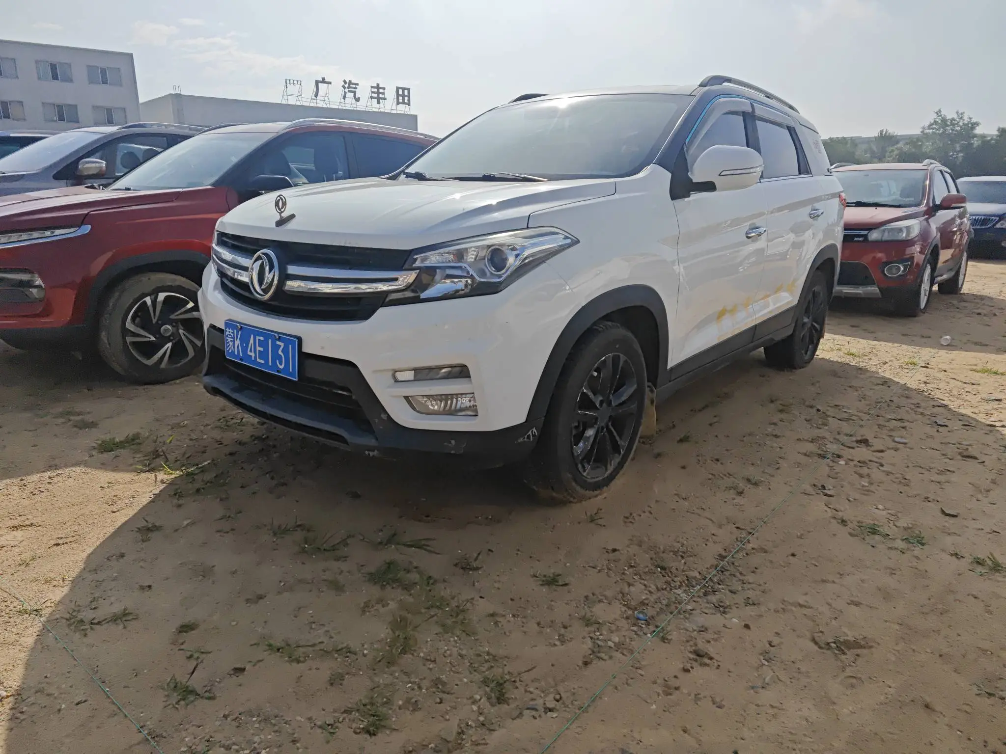 Dongfeng Scenery S560  из Китая