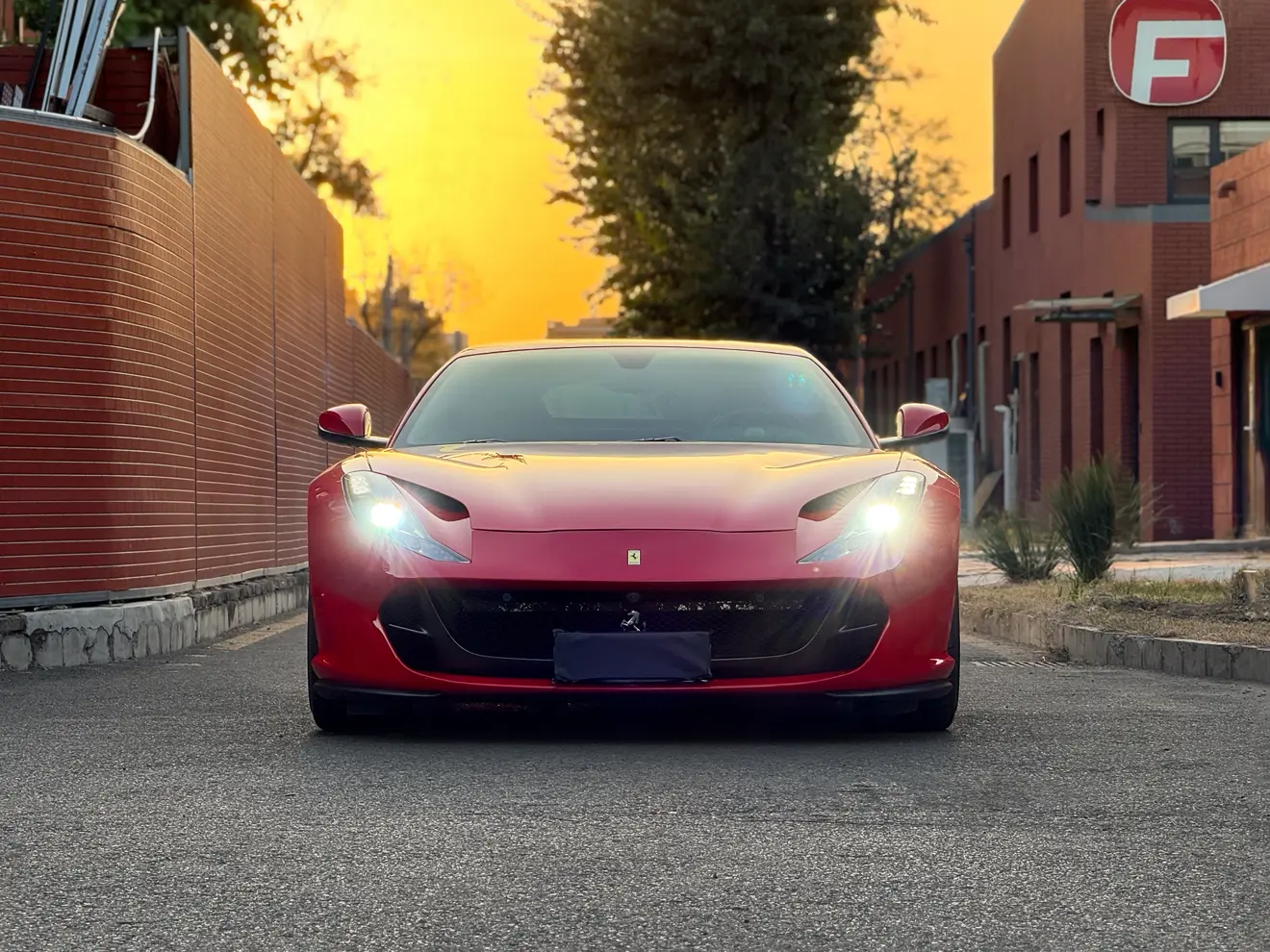 Ferrari 812  из Китая
