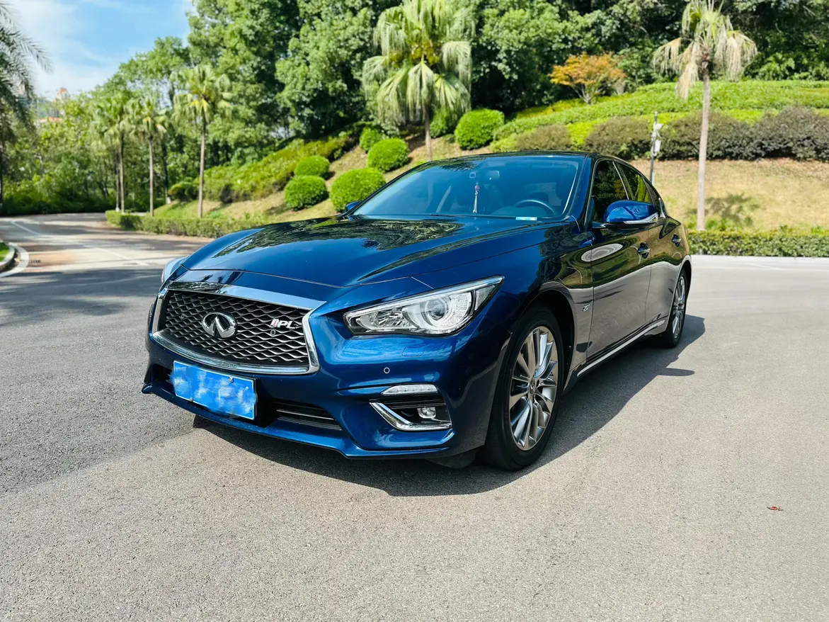 Infiniti Q50L