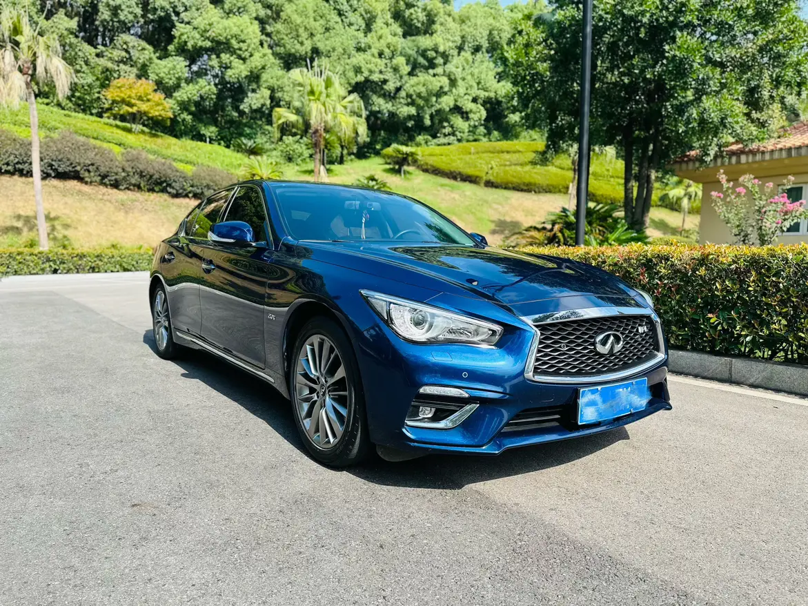Infiniti Q50L
