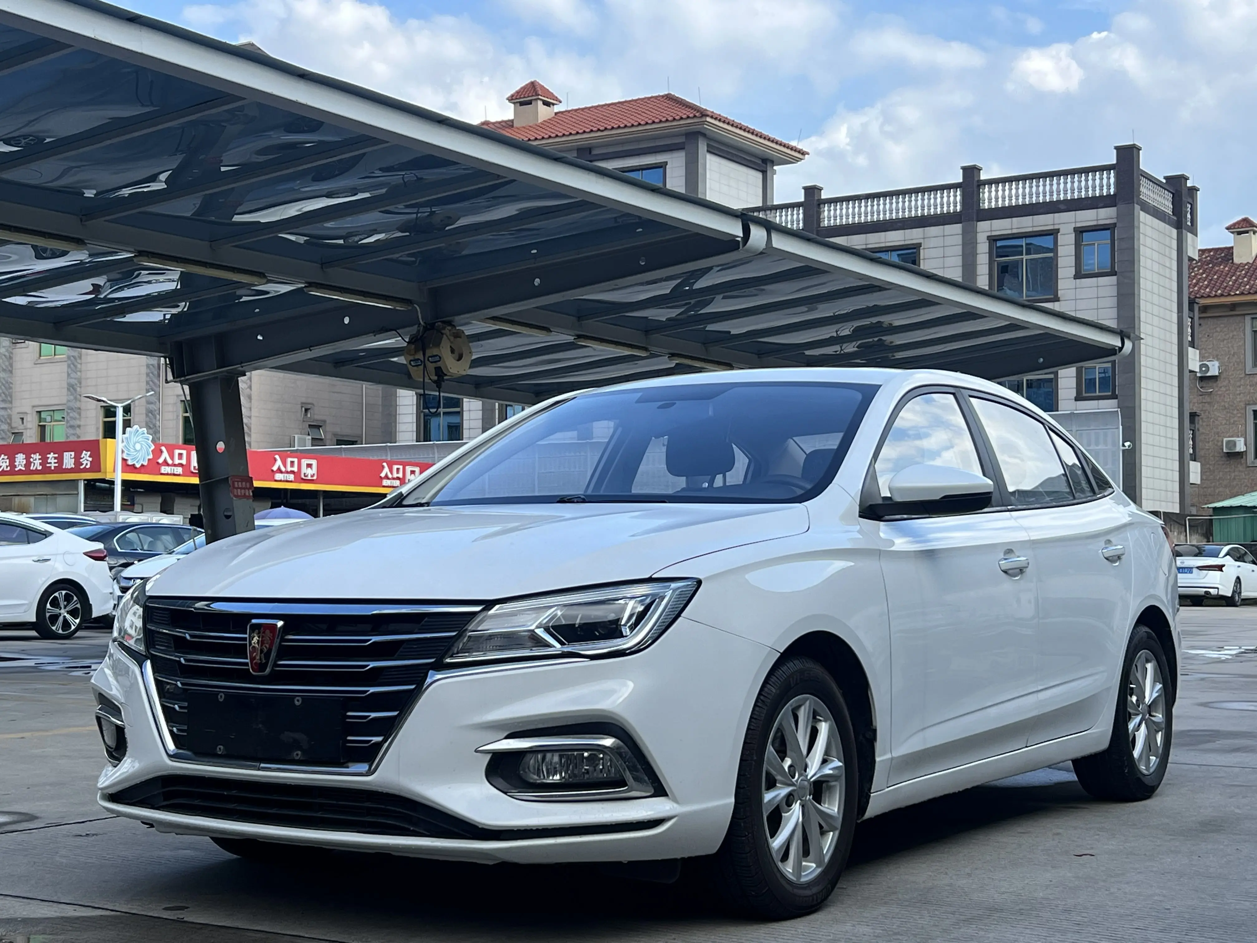 Roewe i5