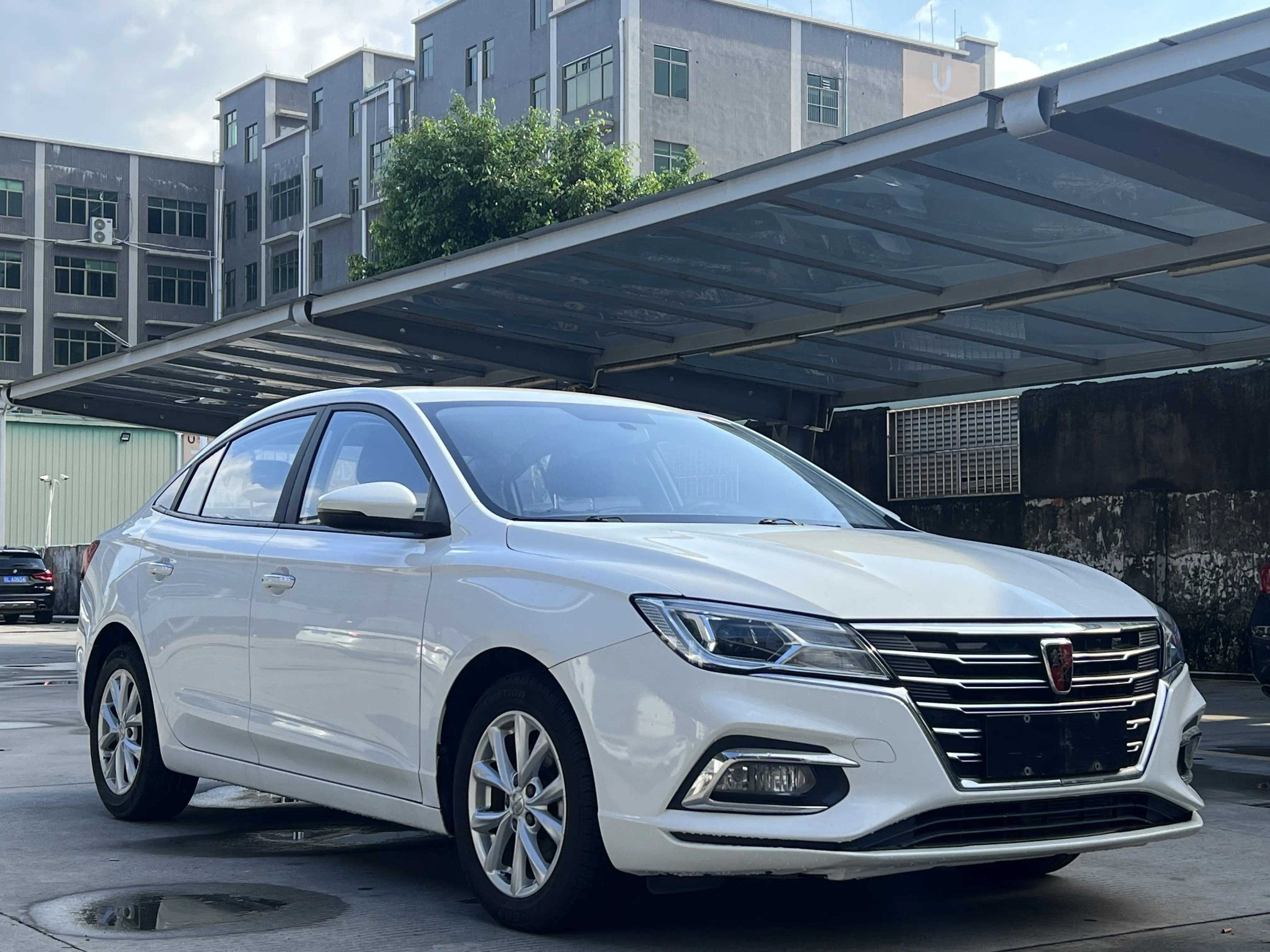 Roewe i5