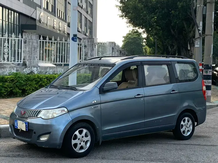 Wuling Hongguang  из Китая