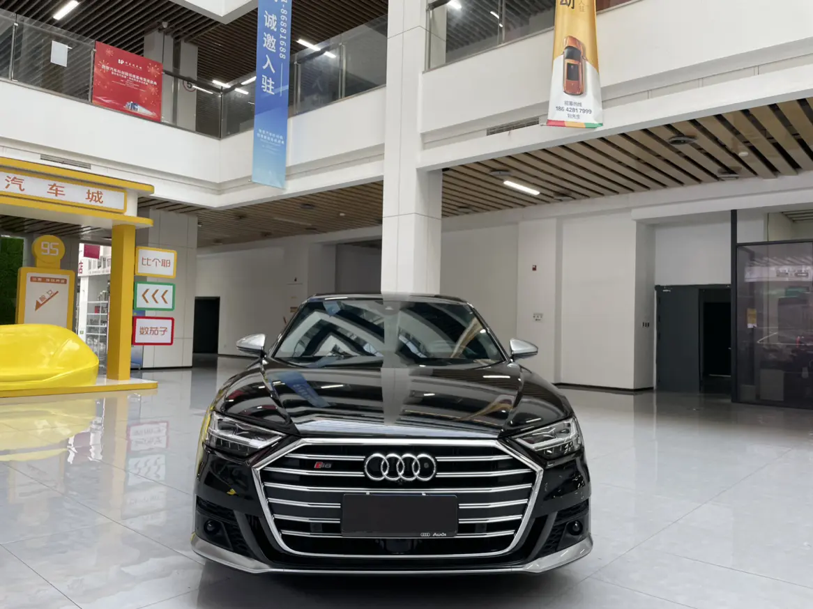 Audi S8