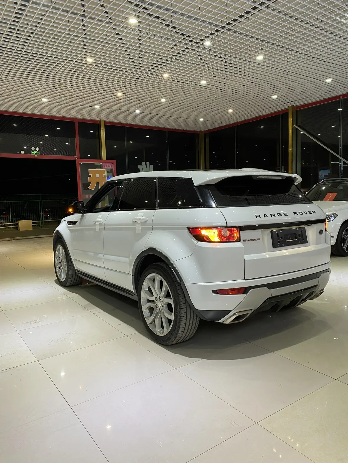 Land Rover Range Rover Evoque (imported)