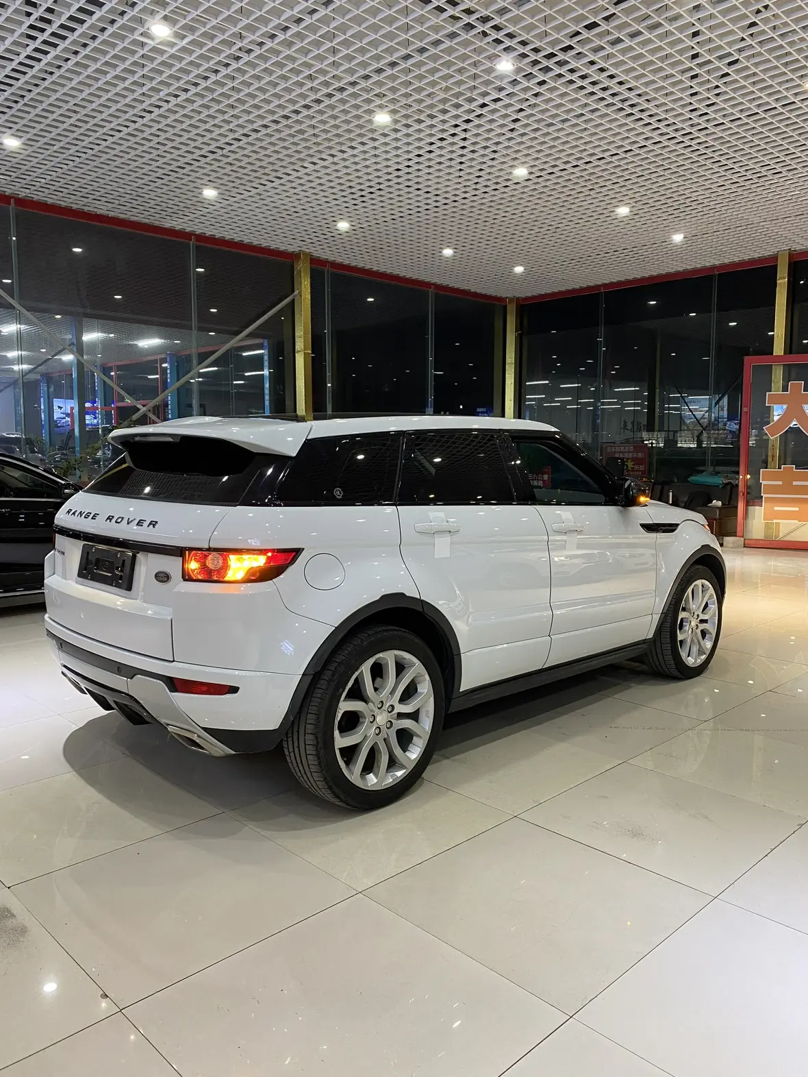 Land Rover Range Rover Evoque (imported)