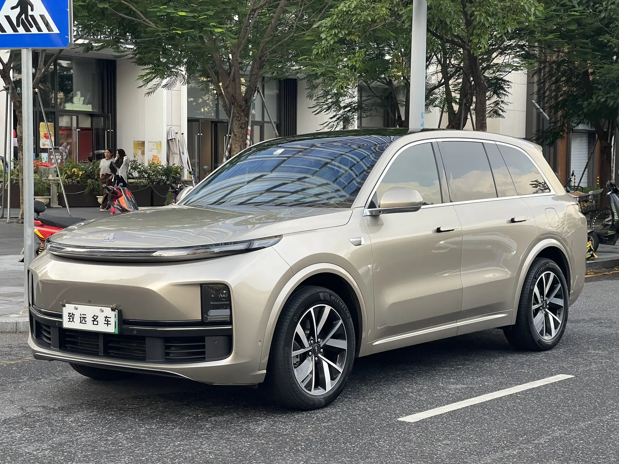 Li L8 (Ideal L8)  из Китая