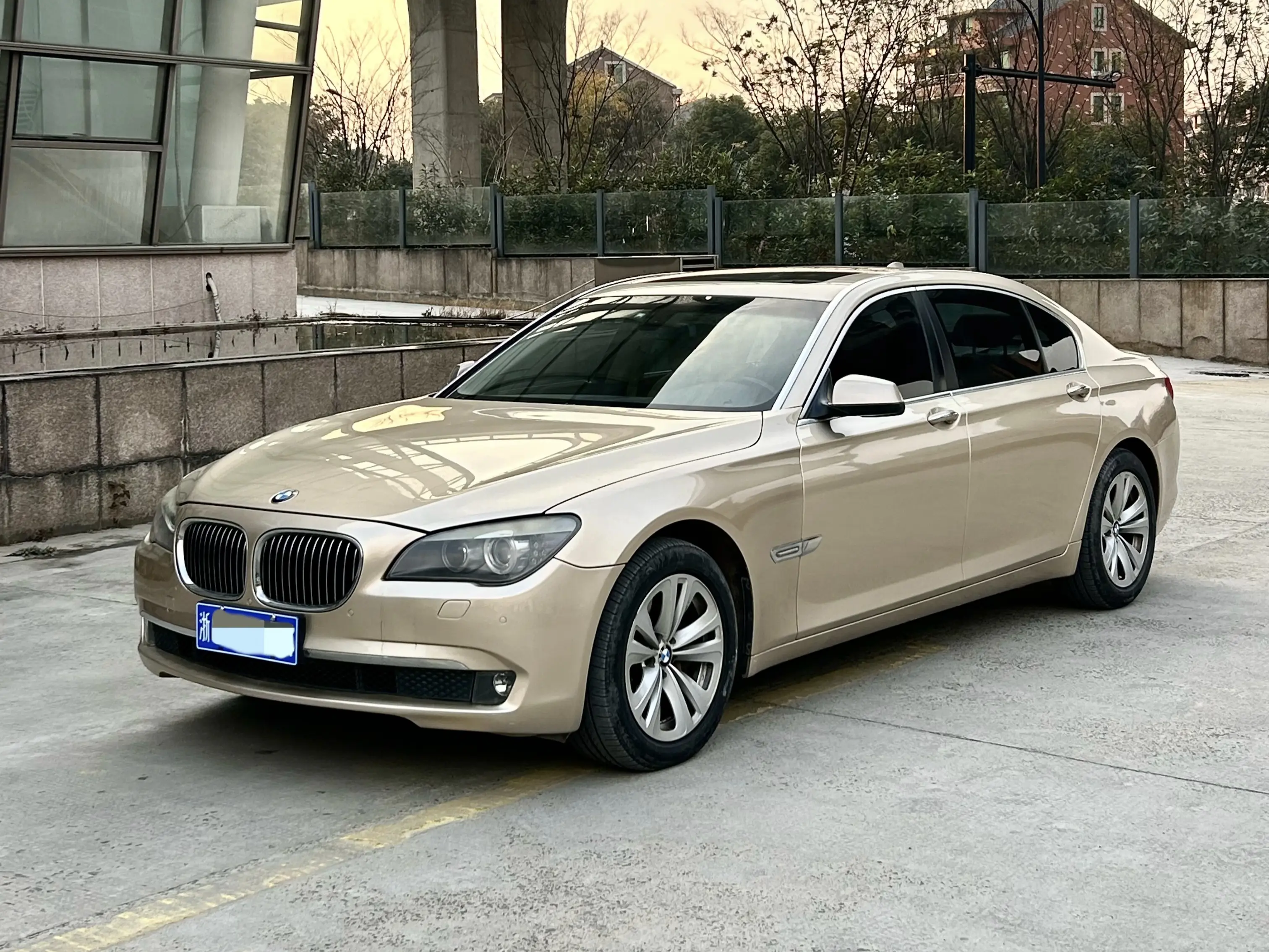 BMW 7 Series  из Китая