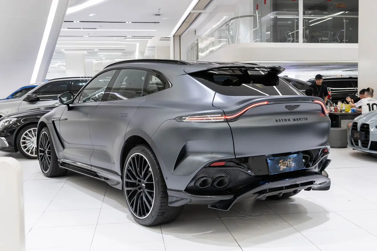 Aston Martin DBX