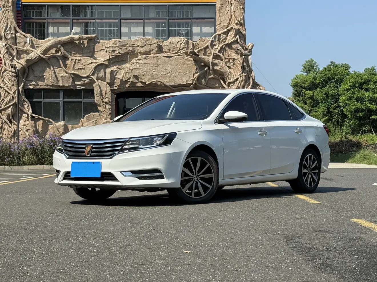Roewe i6