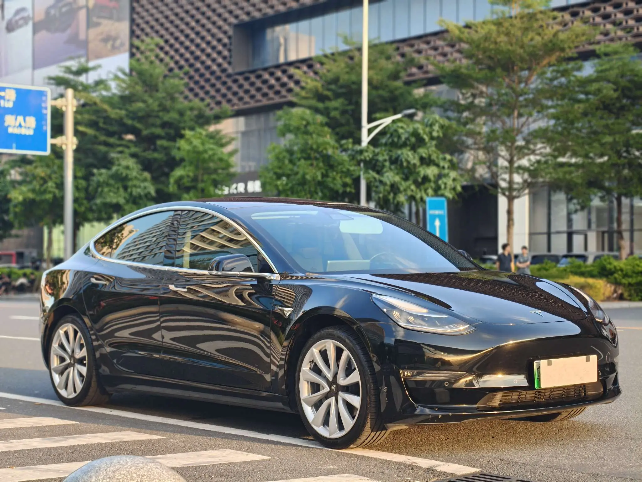 Tesla Model 3 (imported)