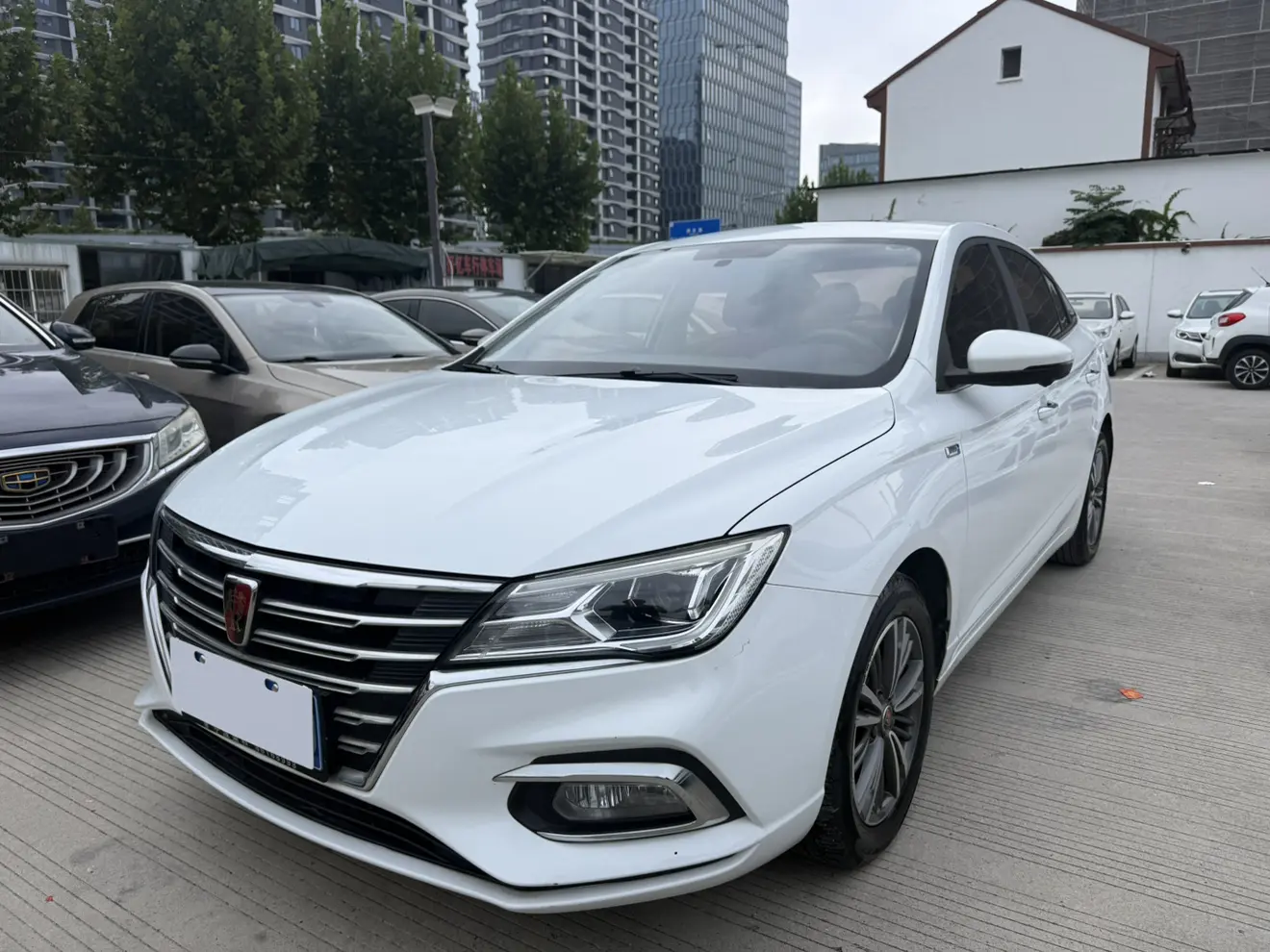 Roewe i5