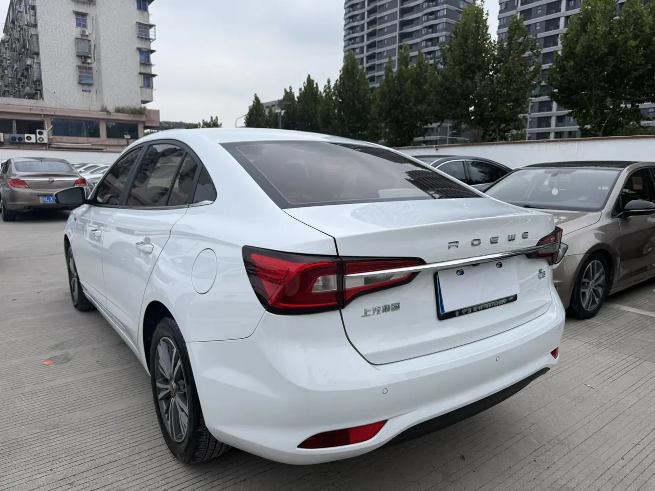 Roewe i5