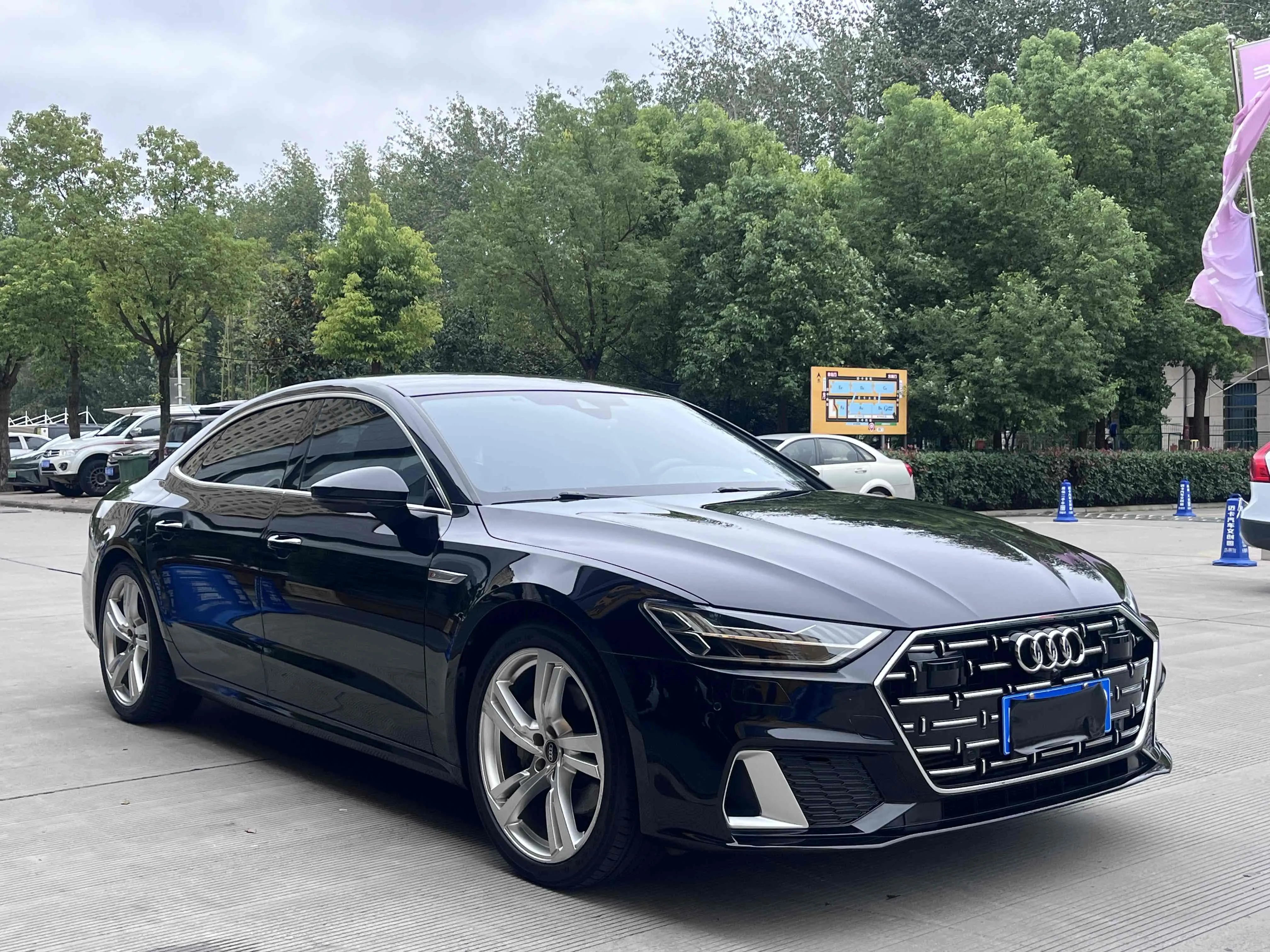 Audi A7L