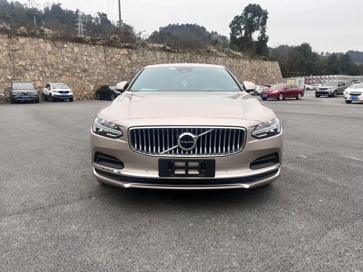 Volvo S90