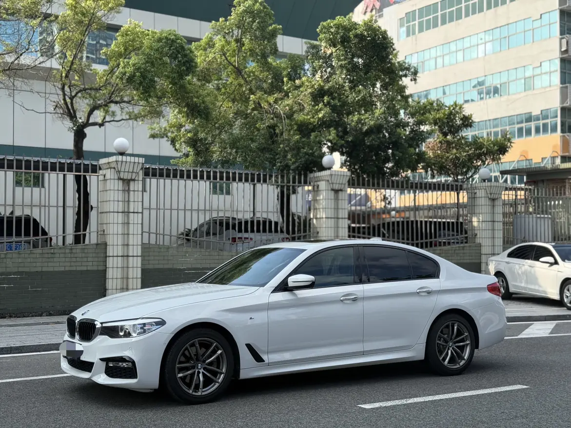 BMW 5 Series (imported)