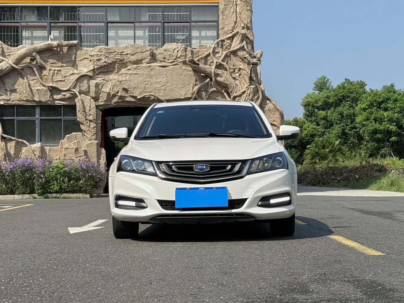 Geely Emgrand  из Китая