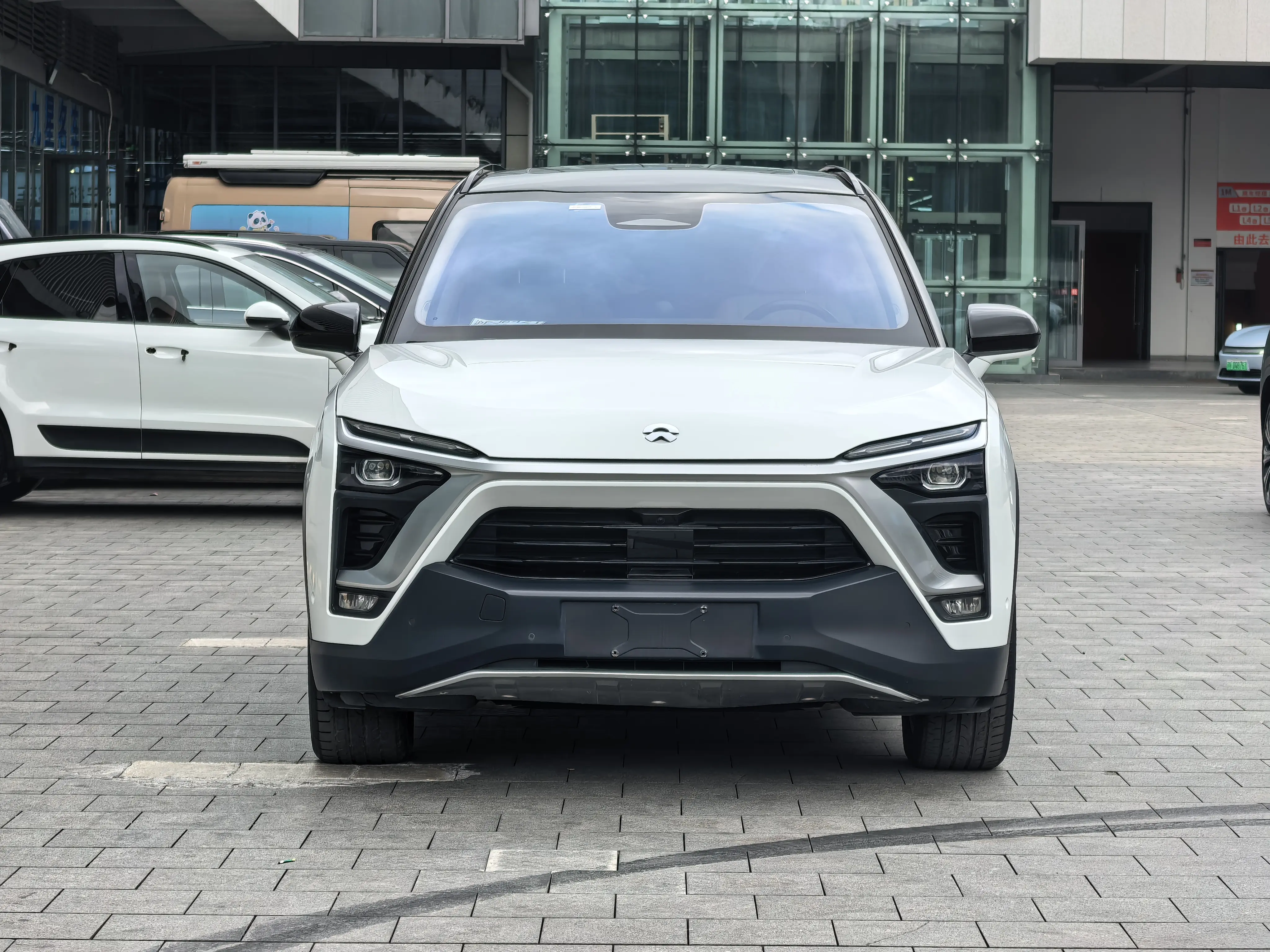 NIO ES8  из Китая