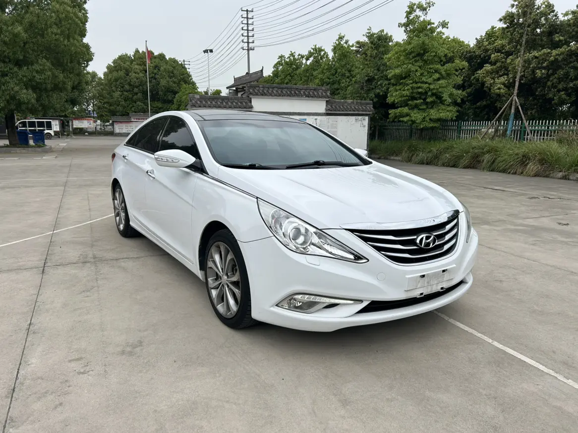 Hyundai Sonata eight