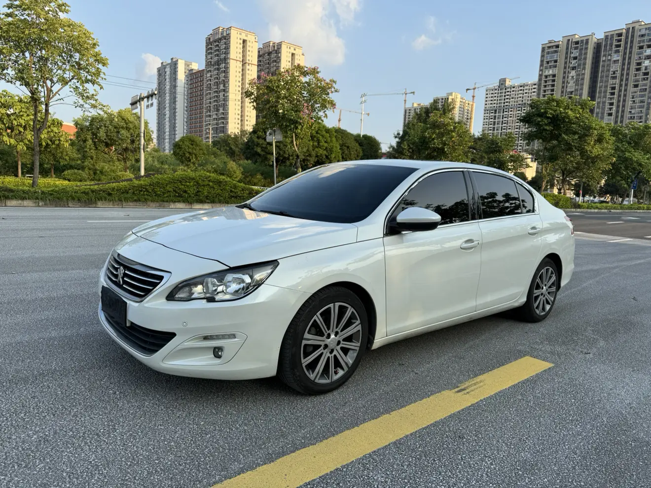 Peugeot 408