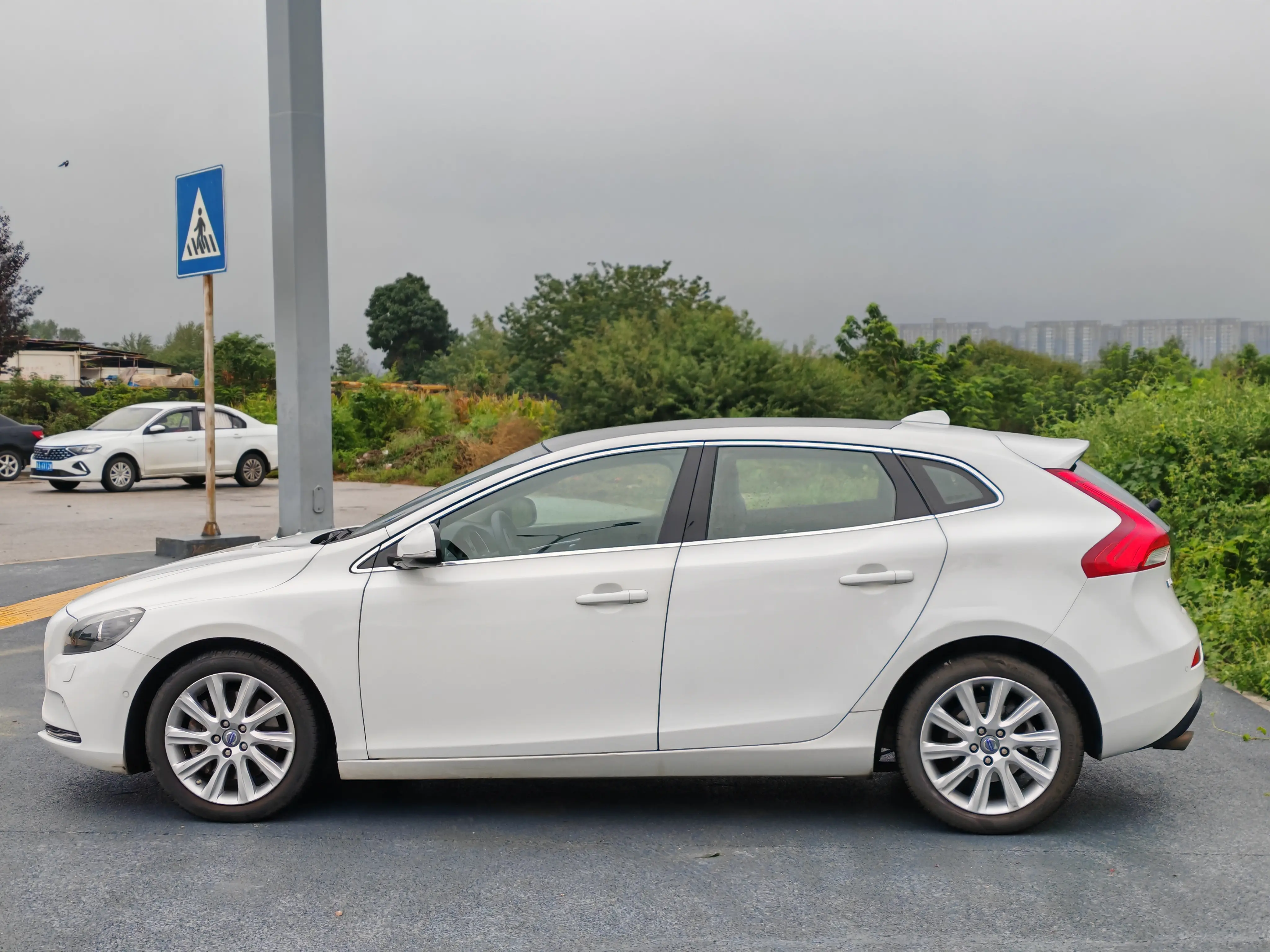 Volvo V40