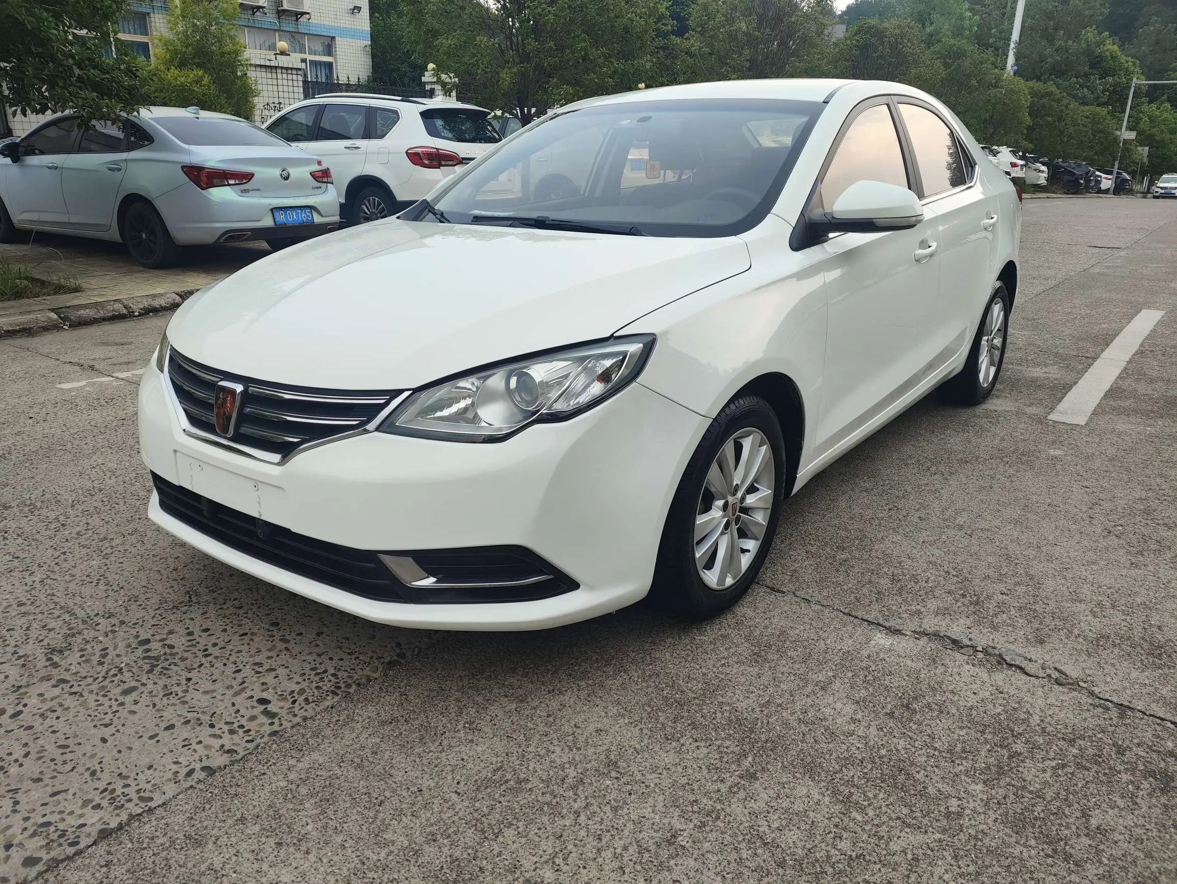 Roewe 360  из Китая