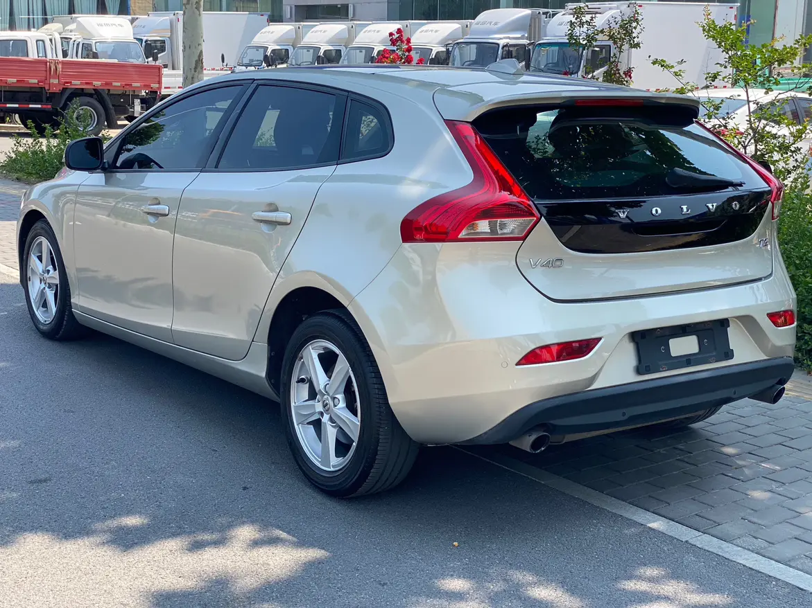 Volvo V40