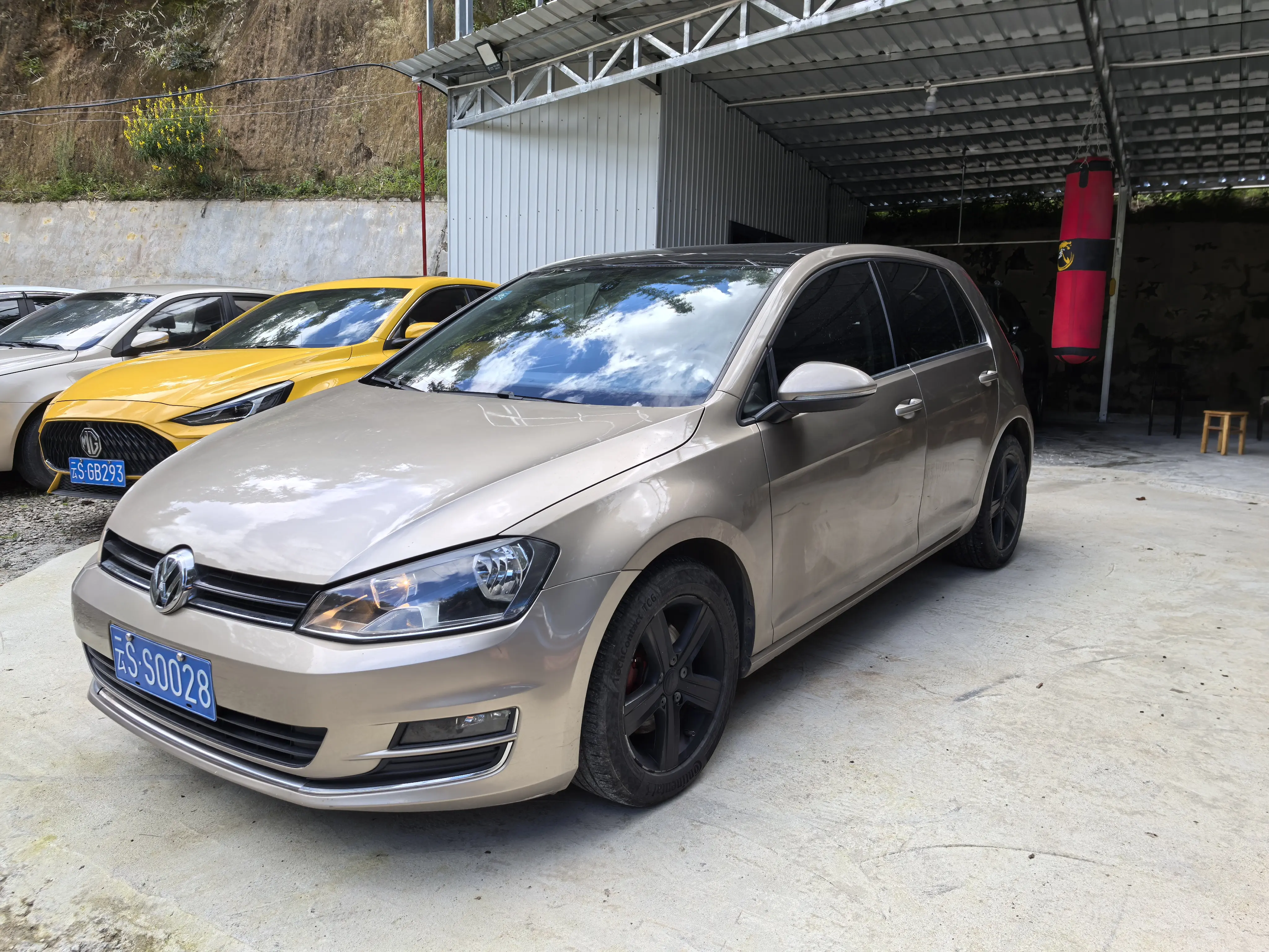 Volkswagen Golf  из Китая