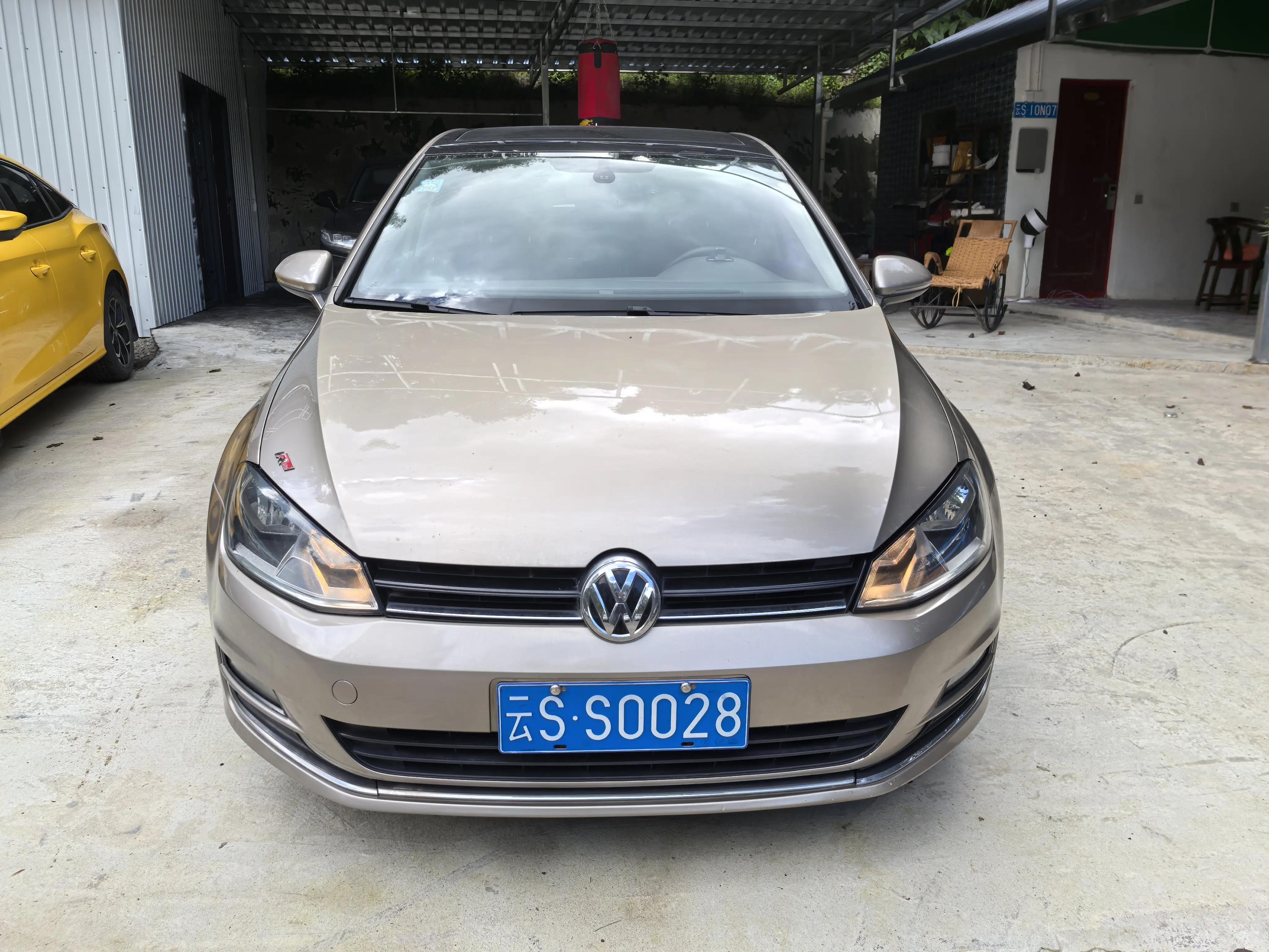 Volkswagen Golf  из Китая