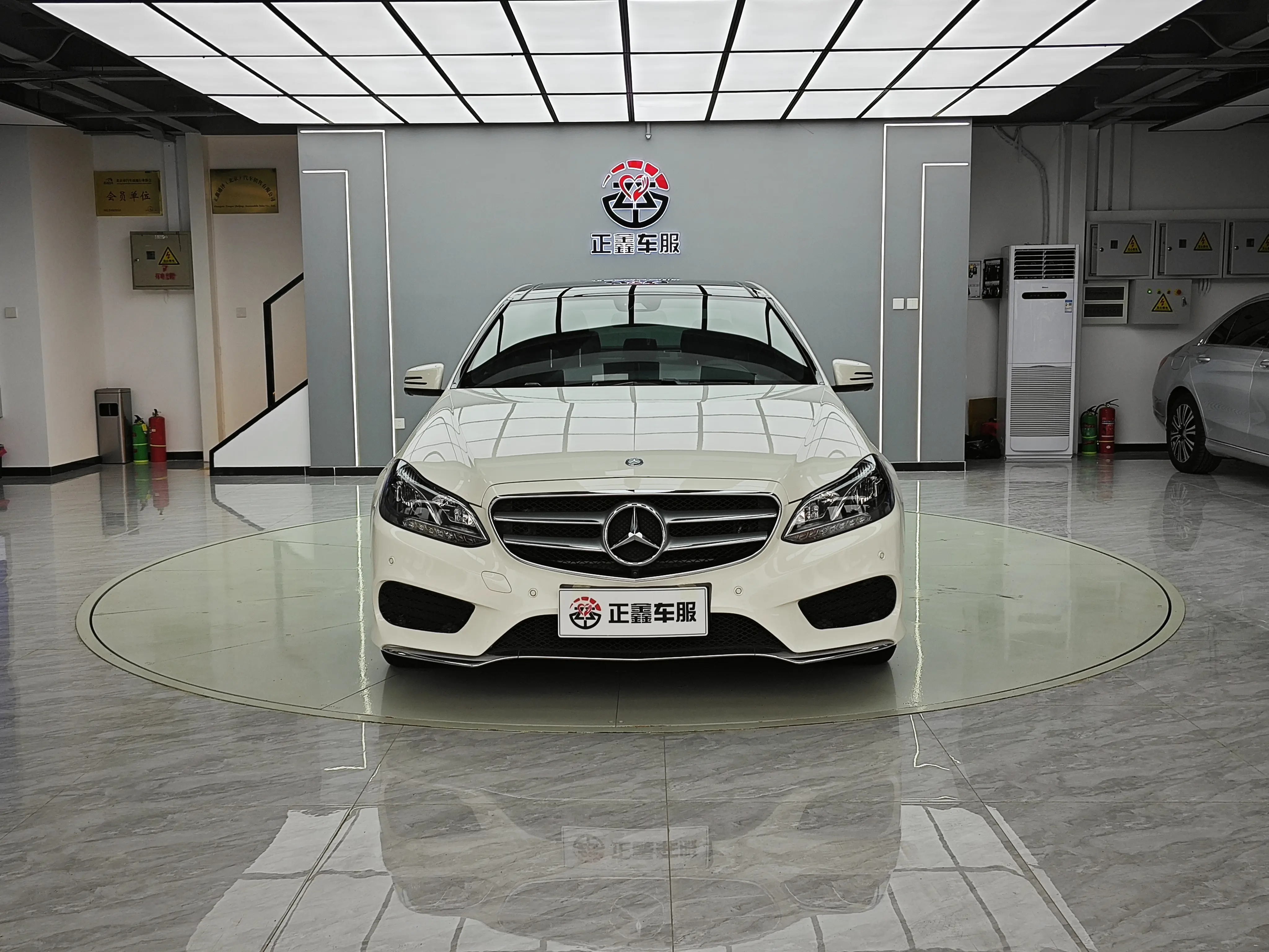 Mercedes-Benz E-Class  из Китая