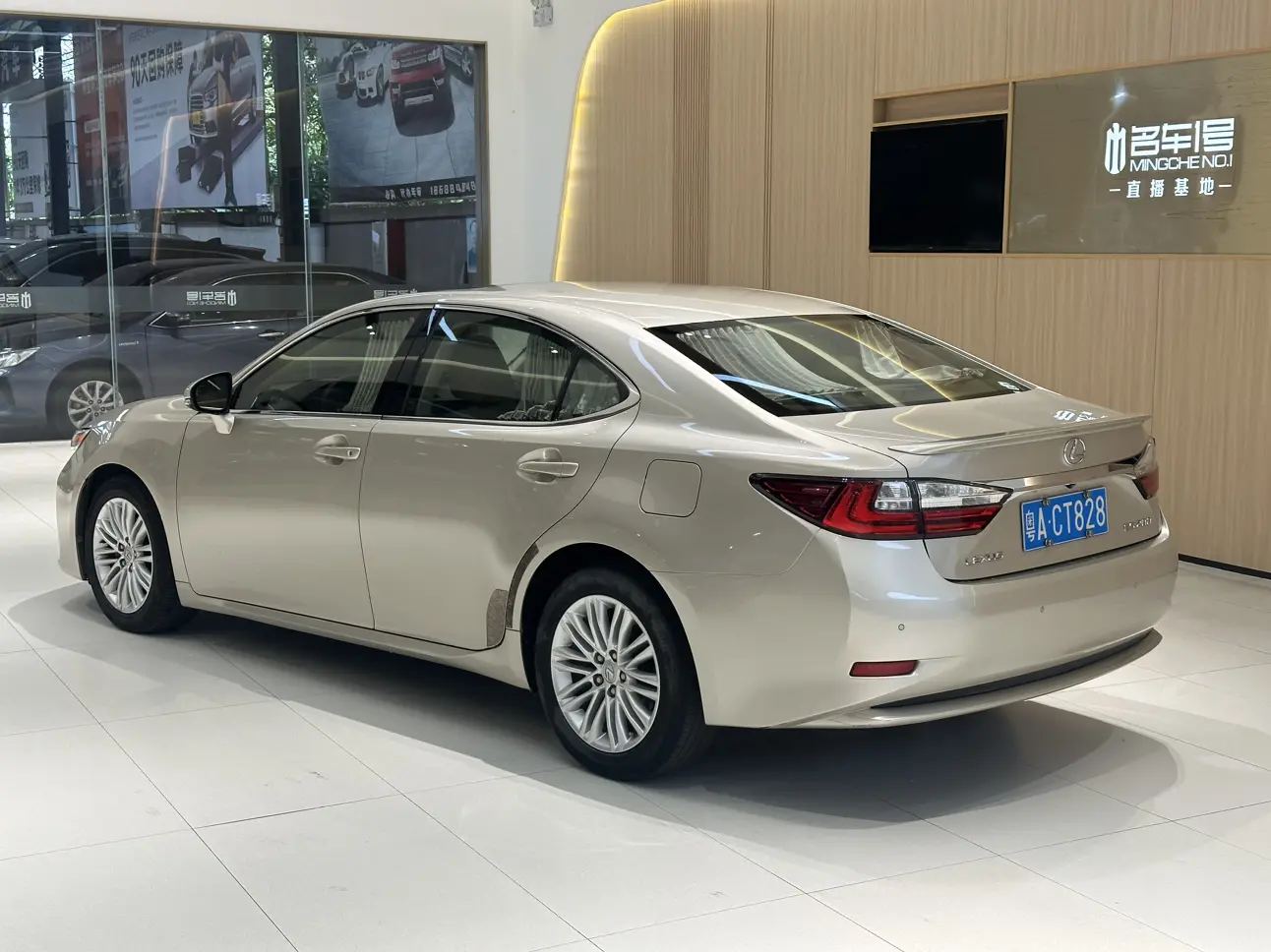Lexus ES