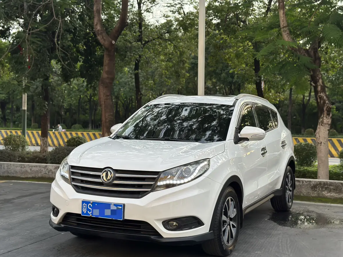 Dongfeng Fengon 580  из Китая