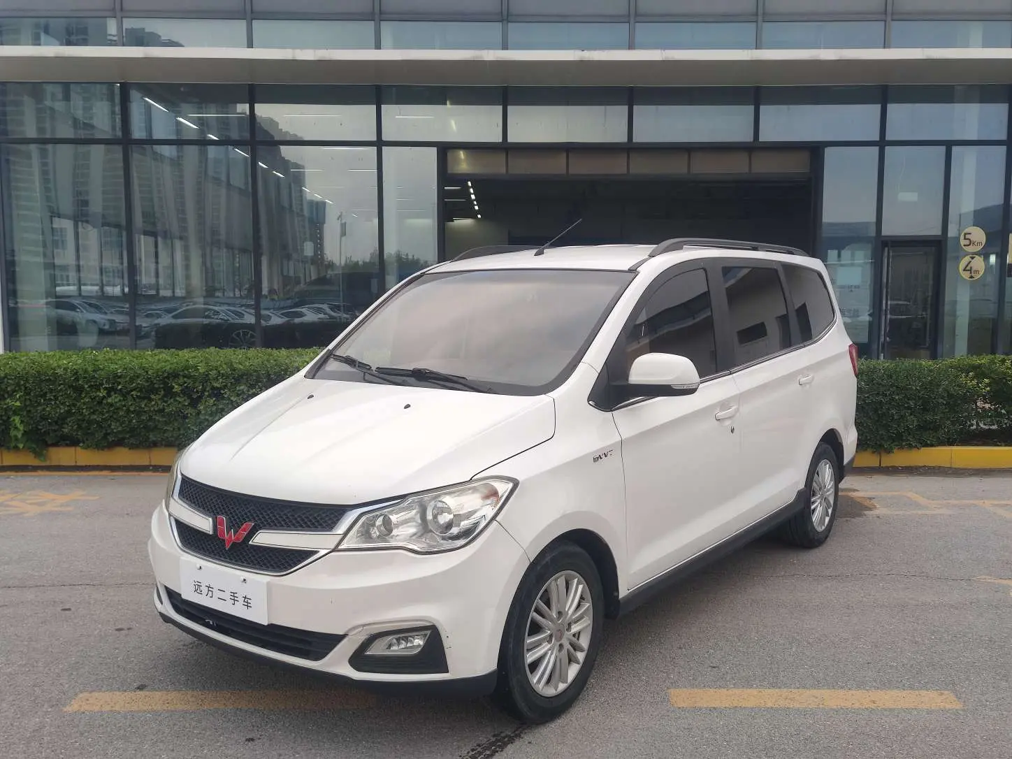 Wuling Hongguang  из Китая