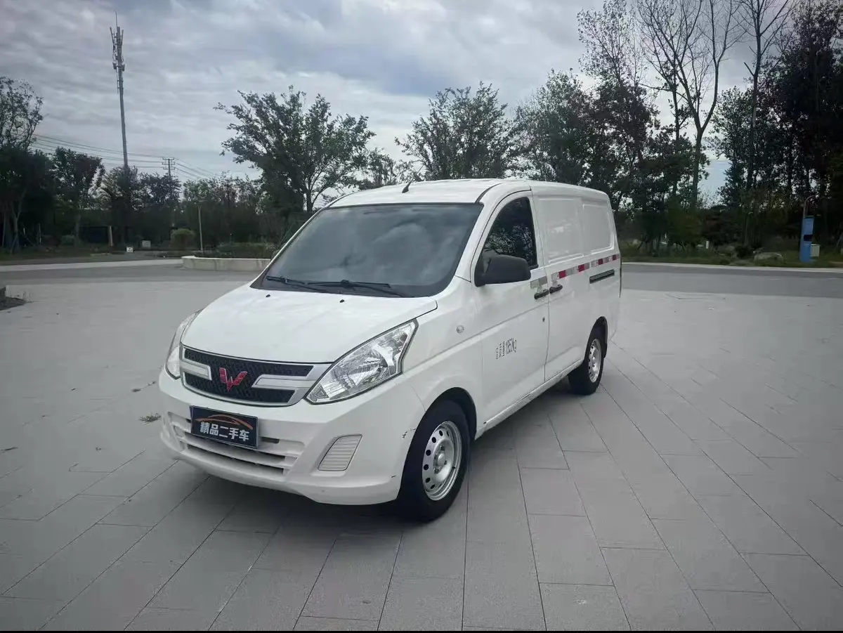 Wuling Rongguang V  из Китая