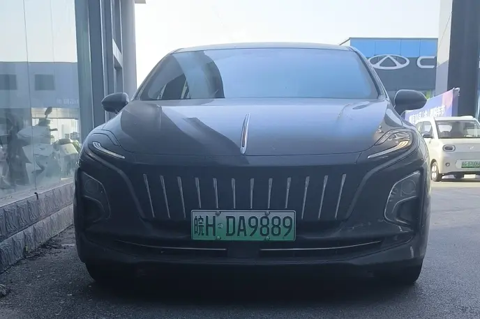 Hongqi E-QM5  из Китая