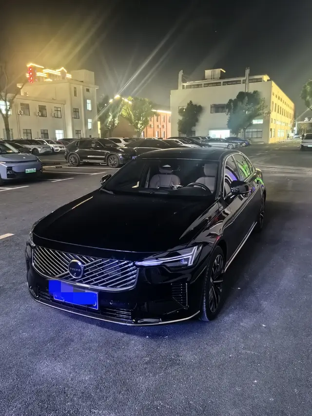 Volvo S90
