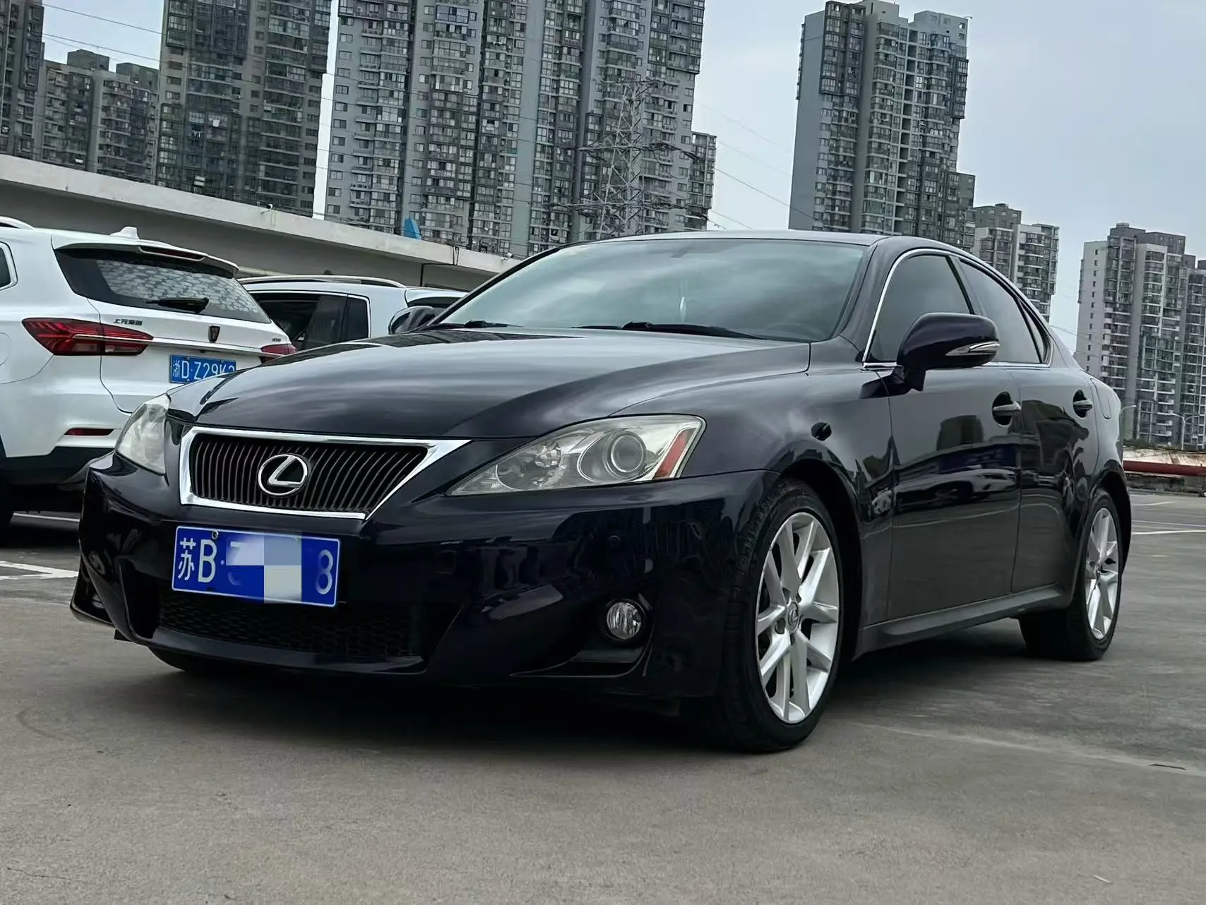 Lexus IS
