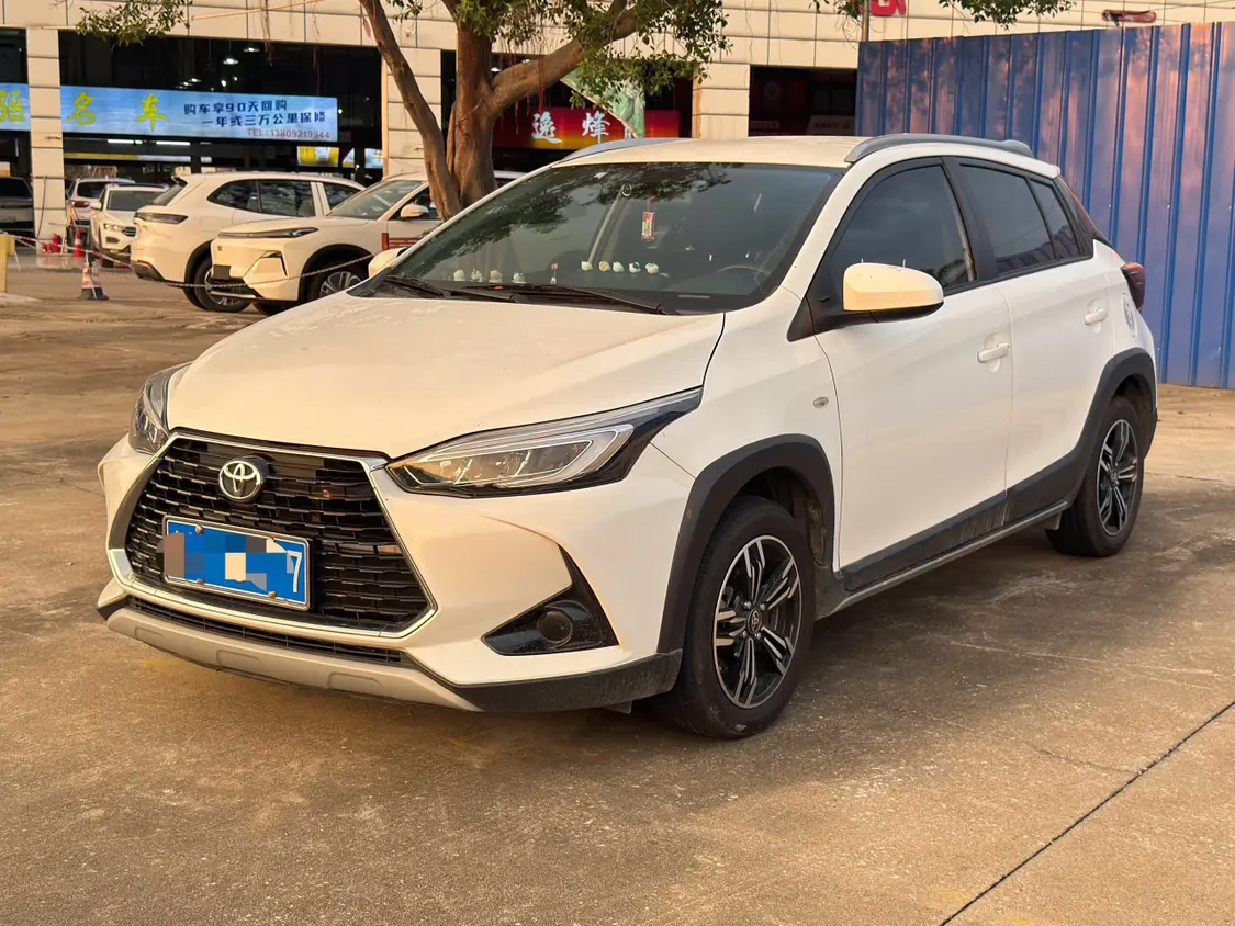 Toyota YARiS L to dazzle