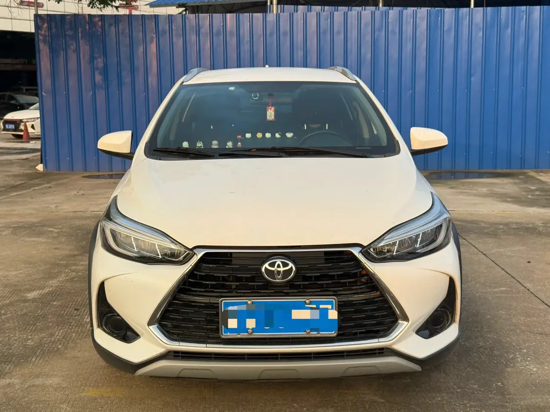 Toyota YARiS L to dazzle