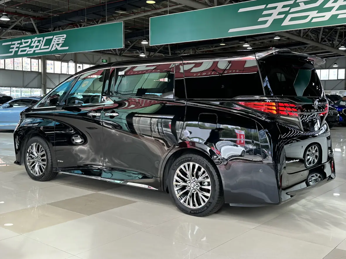 Toyota Crown Wellfire