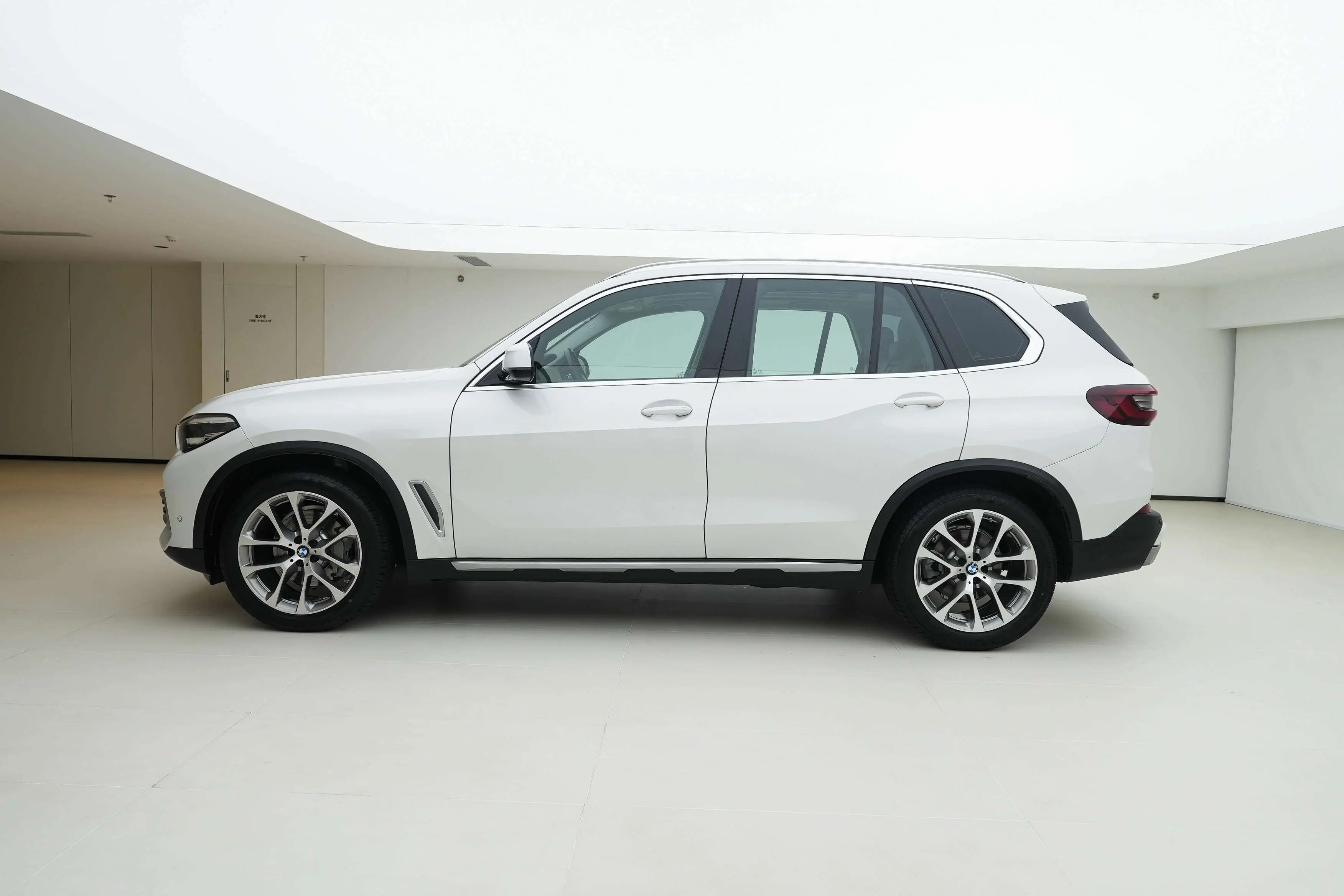 BMW X5 (imported)