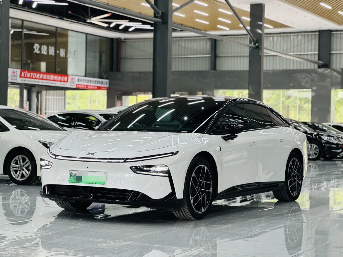 Xpeng P7+  из Китая