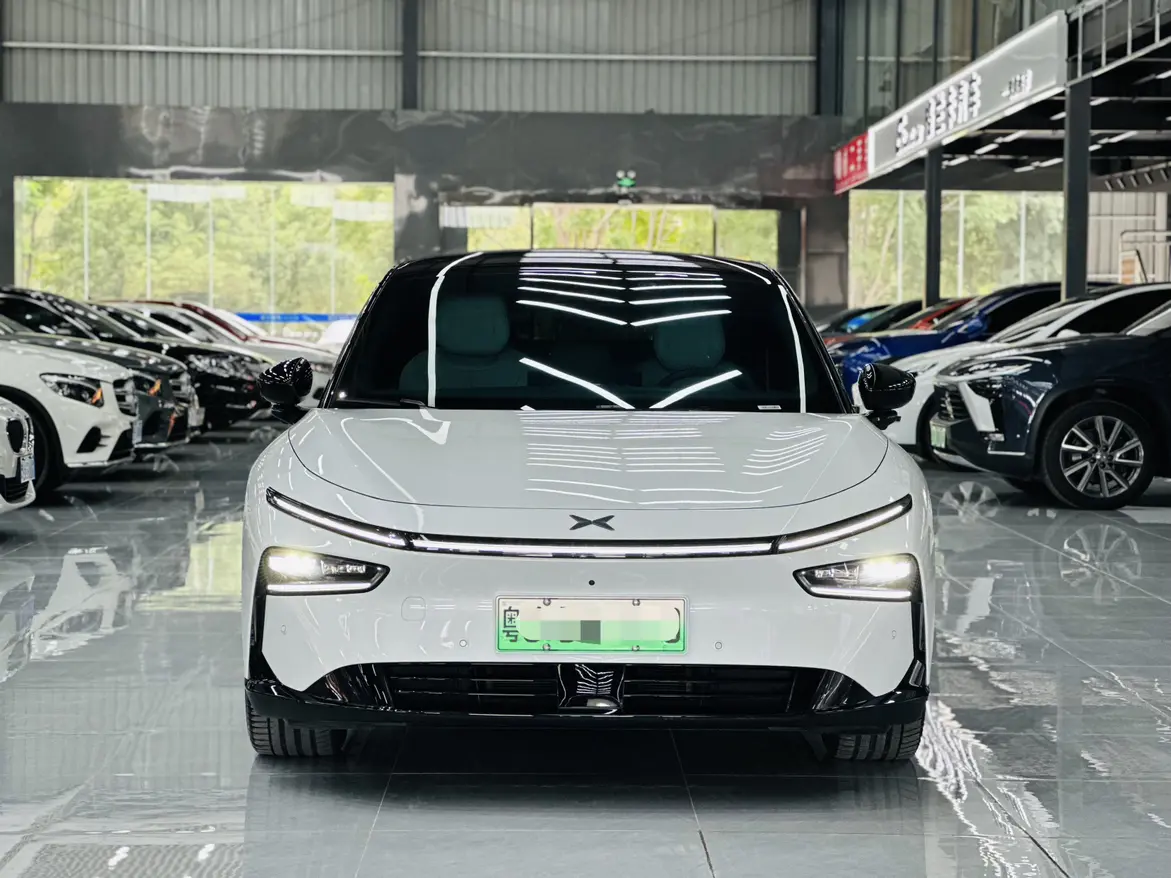 Xpeng P7+  из Китая