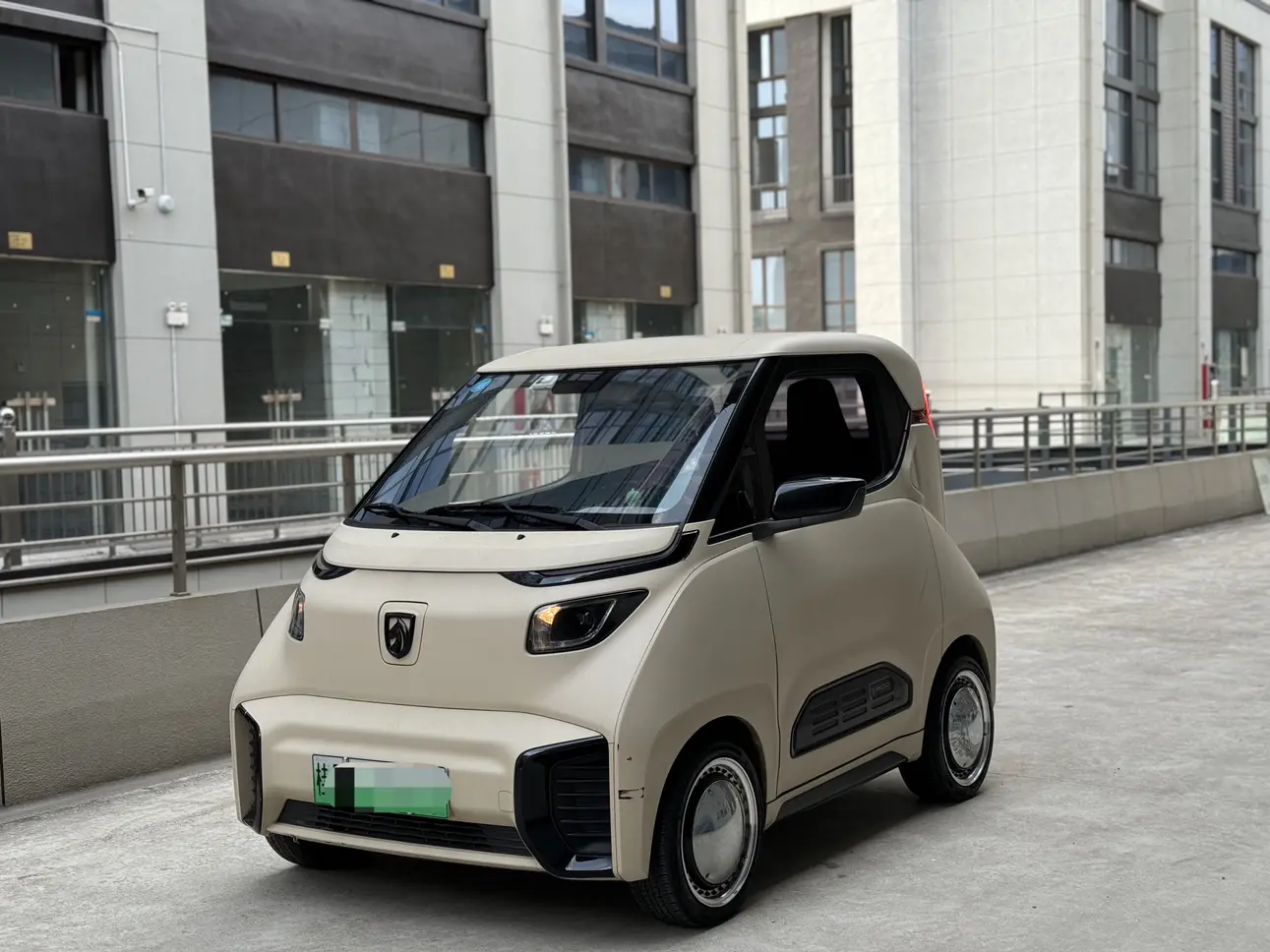 Baojun E200