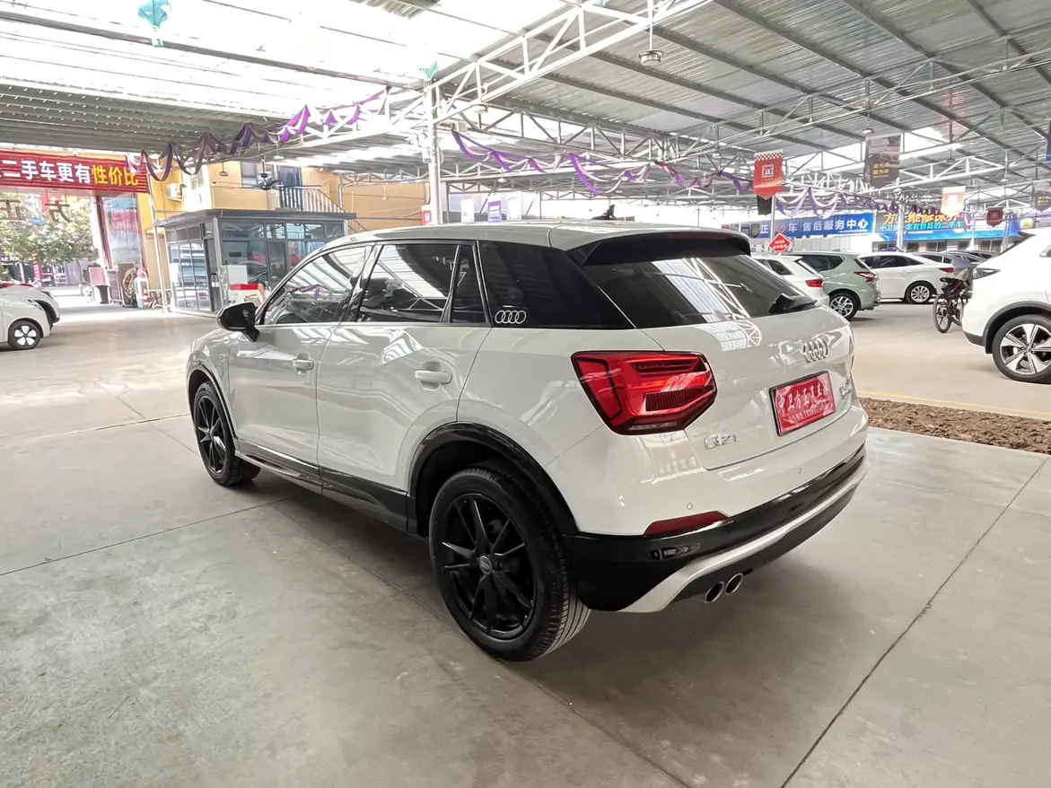 Audi Q2L