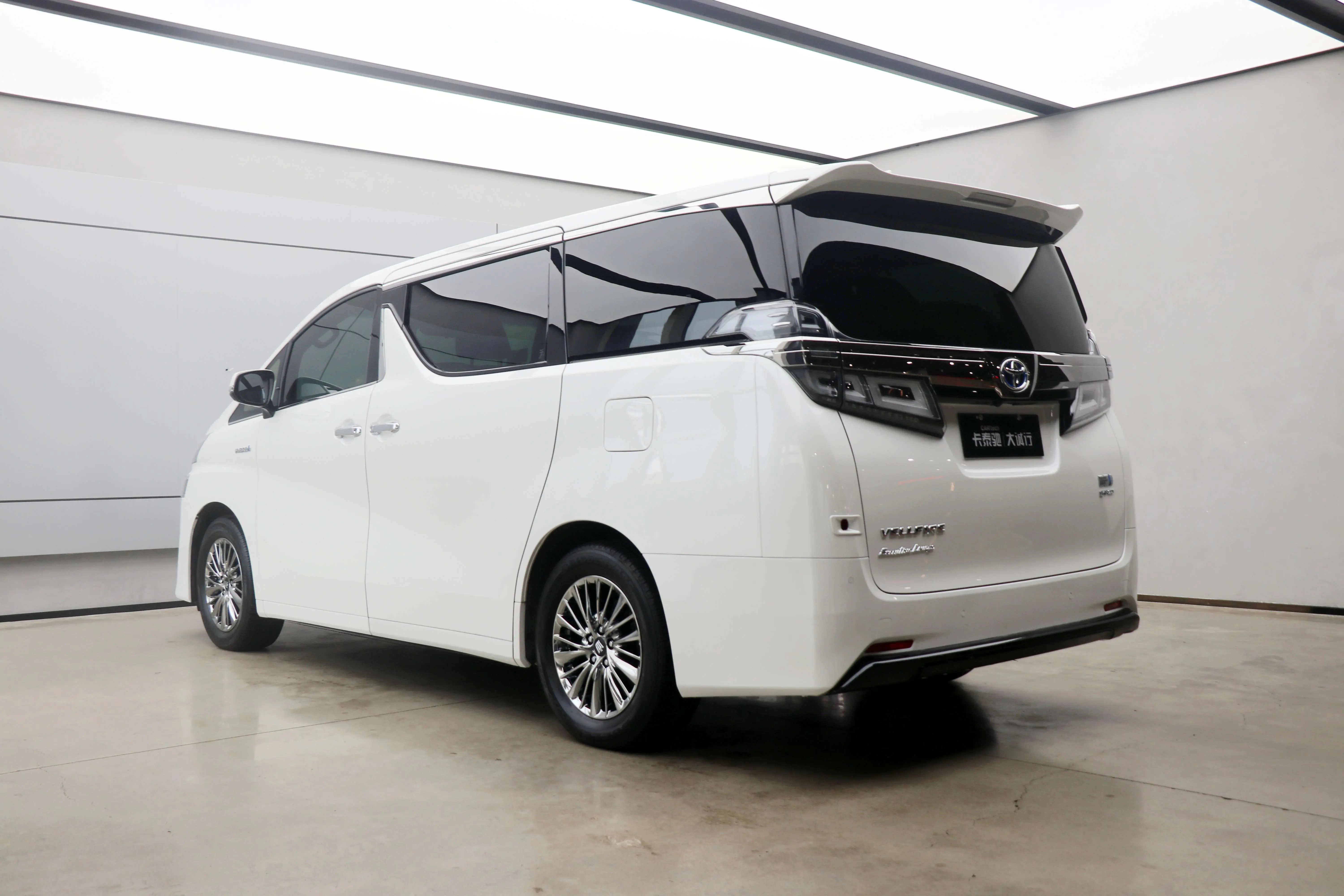 Toyota Crown Wellfire