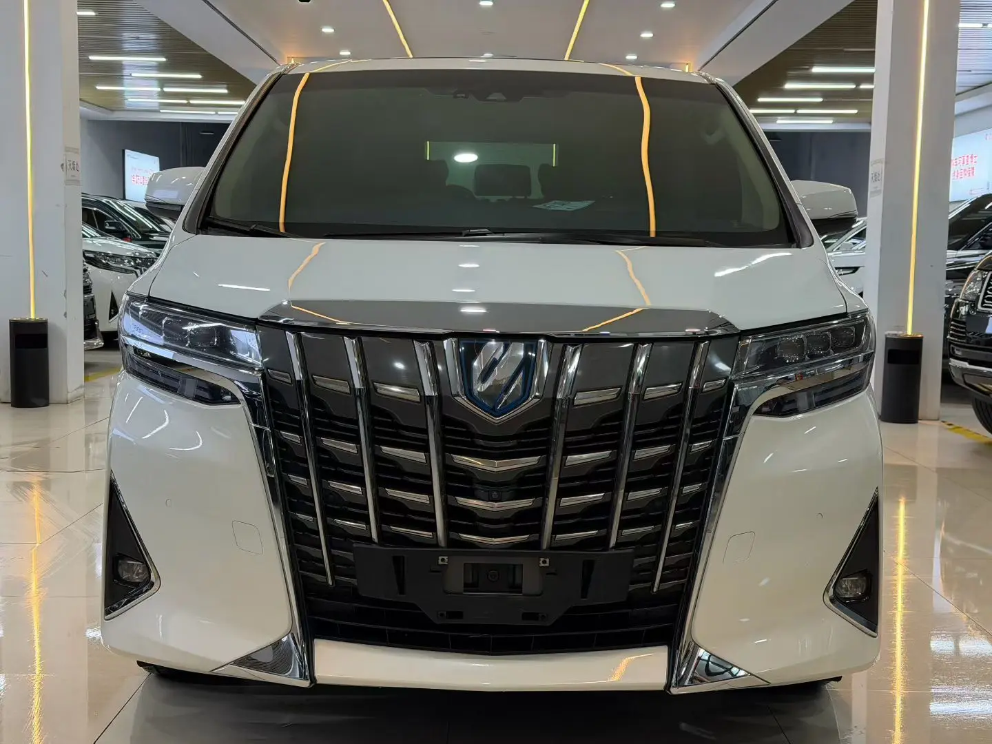 Toyota Crown Wellfire