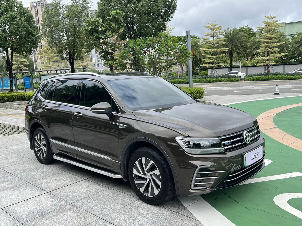 Volkswagen Tiguan L PHEV