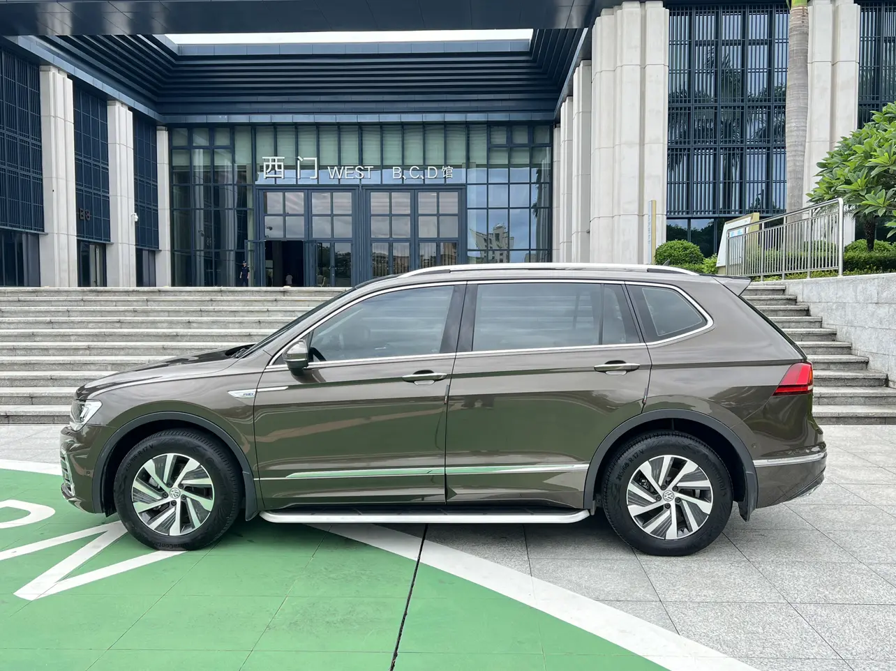 Volkswagen Tiguan L PHEV