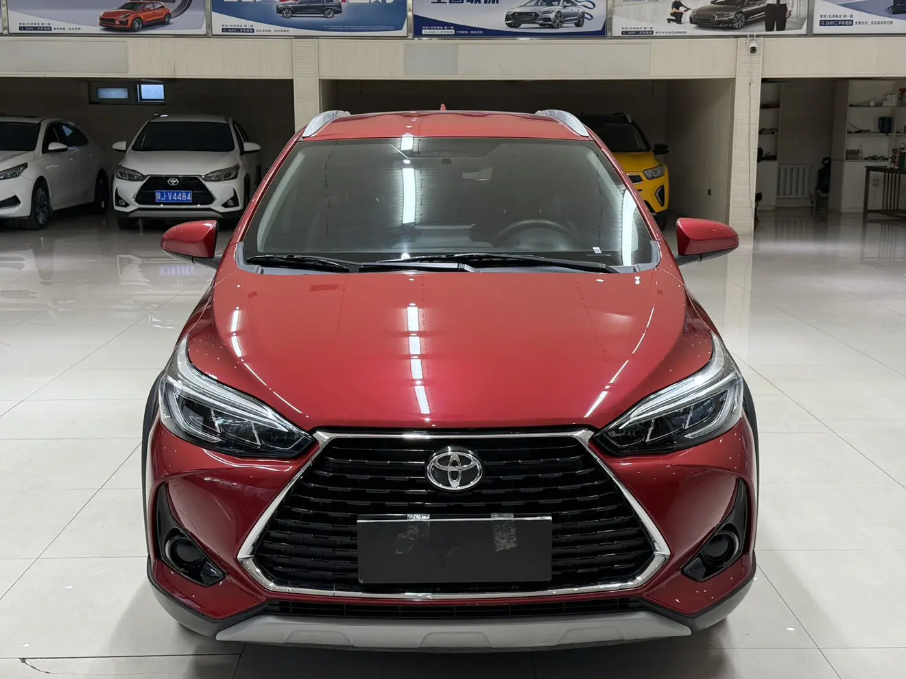 Toyota YARiS L to dazzle